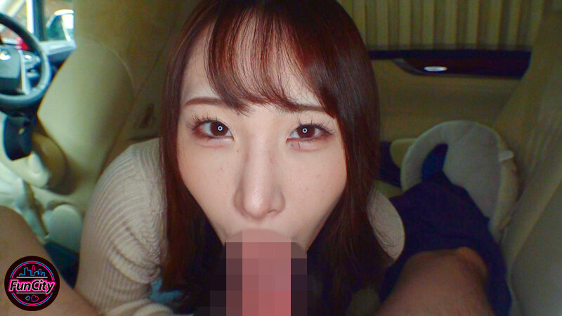 不倫旅行の最後に車内でお別れフェラ