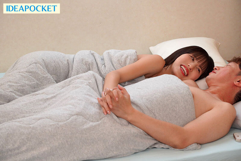 同じベッドで寝て寝起きに密着イチャイチャ