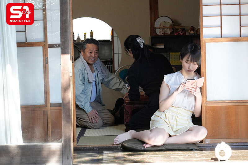 田舎のおじさん宅に帰省した家族