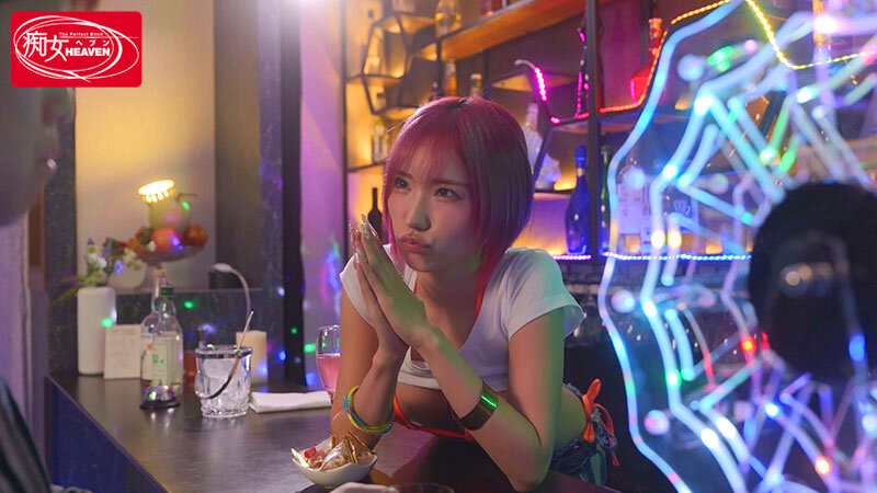 担任教師にガールズバー勤務がバレて内緒を懇願