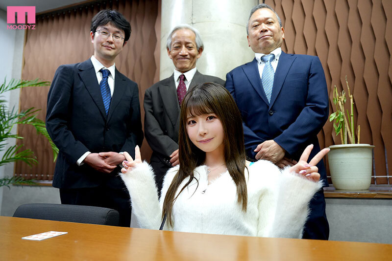 会社を訪問して重役の社員たちと面会