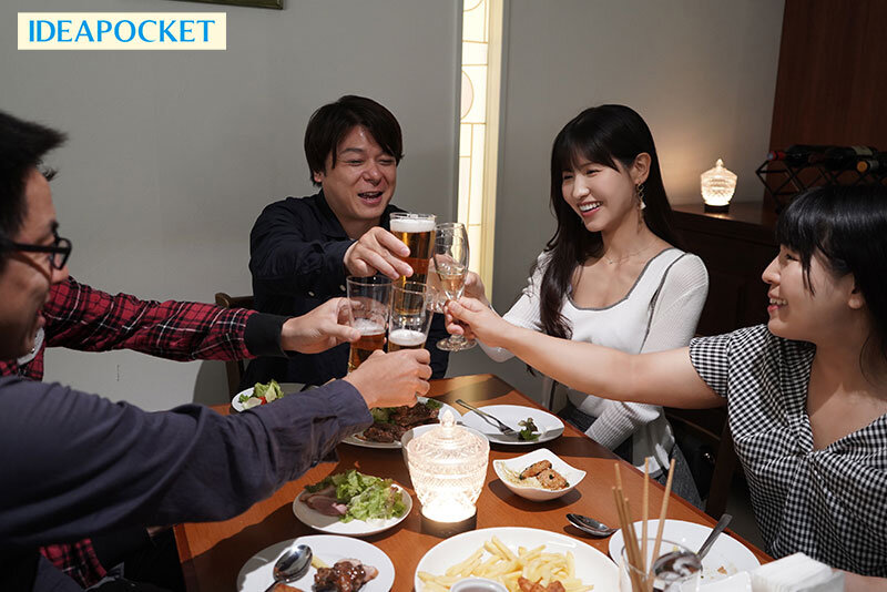 同窓会で元カレと久しぶりに再会